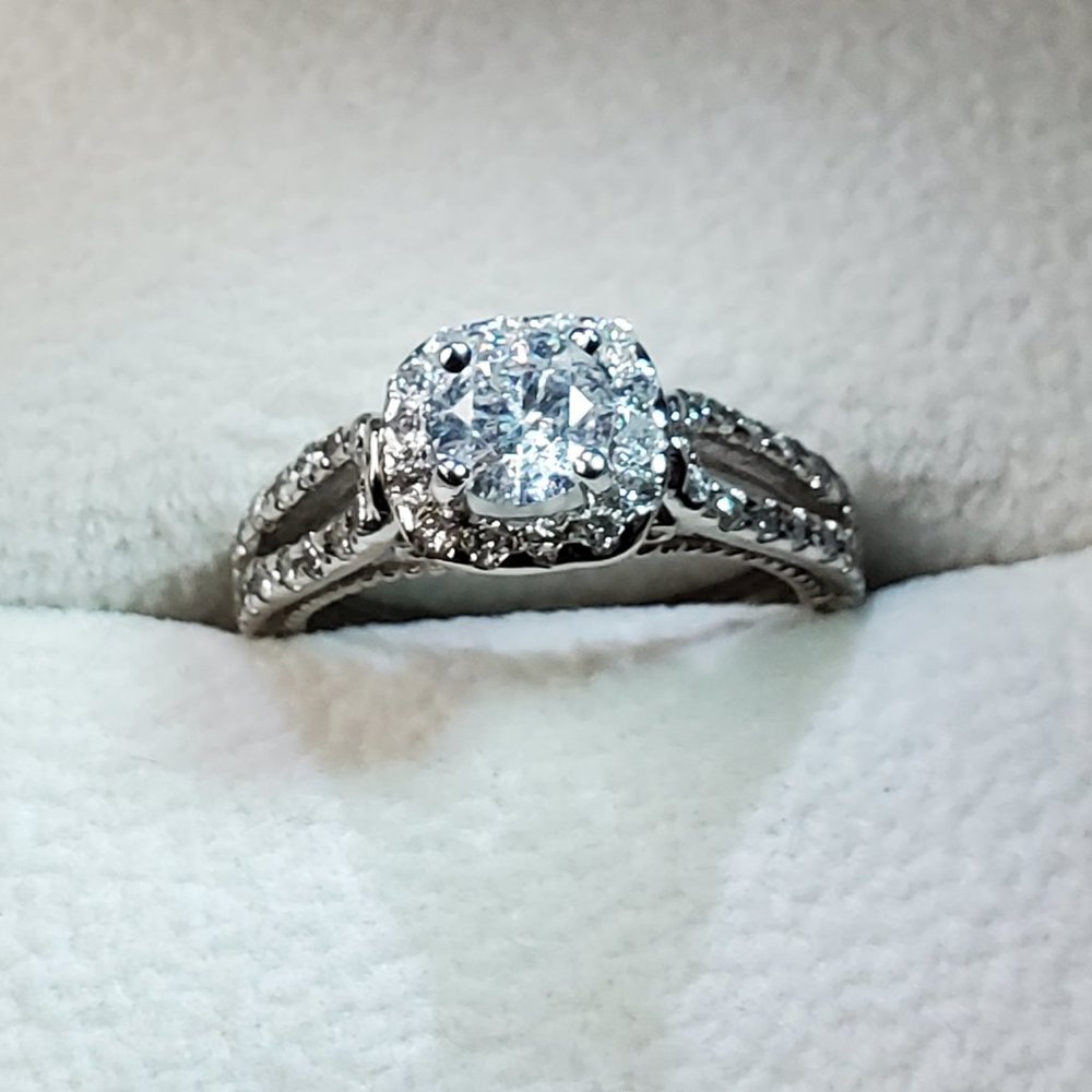 14K white gold diamond ring